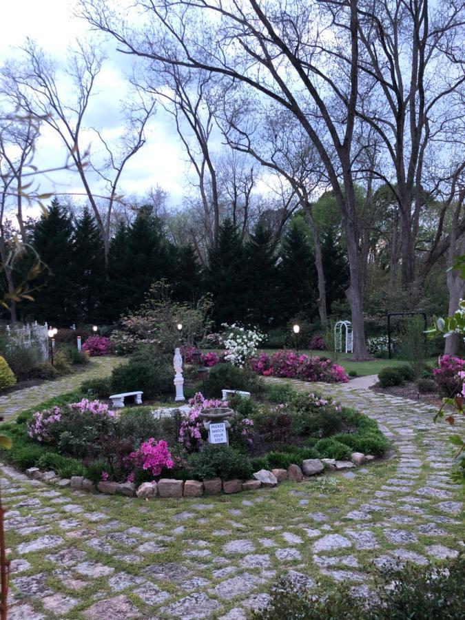 Bed and Breakfast Highgate Estate & Gardens à Greensboro Extérieur photo